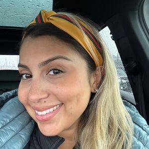 Meet your Posher, Stephanie